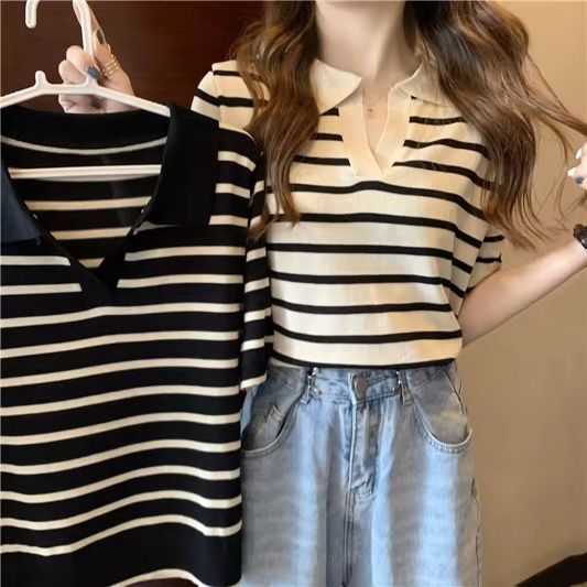 بلوزة قصيرة مخططة مناسبة لأجواء الصيف